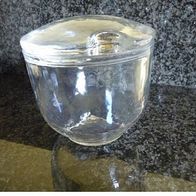 Marmeladenglas aus dickem Glas
