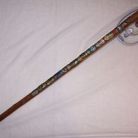 Alter Wanderstock mit 12 alten Schildern / Stocknägel - 94 cm