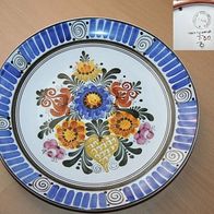 schöner großer Keramik Teller mit Blumen, Tiroler Kunstkeramik A.R.M. handgemalt