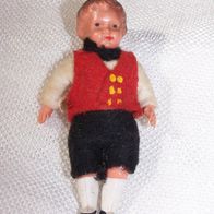 Kleine Puppenhaus Puppe aus Kunststoff und Filz