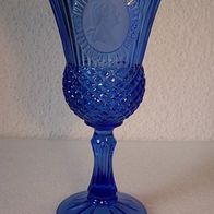 Blauer AVON - Preßglas-Pokal