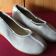 beigefarbene Ballerinas Gr. 37 (1681 - 1689)