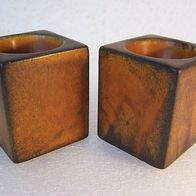 Zwei Kubus-Design Keramik-Eierbecher