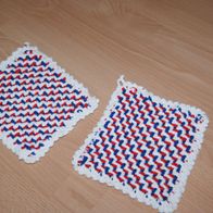 Topflappen, rechteckig, weiß mit rot/ blau, Handarbeit