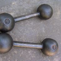 2 alte Eisen-Hantle / 2 x 5 kg * *
