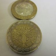 Frankreich 1 + 2 €uro-Münzen - 2002 - aus Umlauf- gut erhalten-