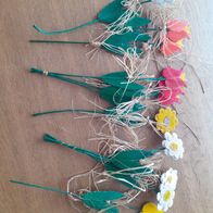 11 Blumen aus Pappe/ Draht