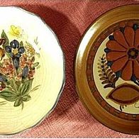 2 Keramik-Wandteller mit Blumen-Motiven , ca. 22 / 23 cm Durchmesser