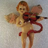Alte Kunststoff-Figur " Putto mit Geige "