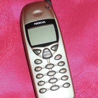 Mobiltelefon NOKIA 6110 mit BLS-2 Akku und Ladegerät ACP-7E