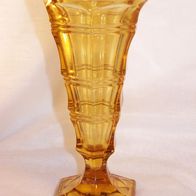 Art Deco Bernstein-Pressglas-Fußvase, 20er Jahre