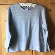 graues Shirt Gr. 122/128 (3334)