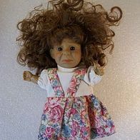 Plastik/ Textil Puppe " Die Traurige " von Best Toy Hoppstädten