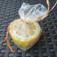 NEU: Kerze halbierte Zitrone Zitronenform gelb Wachsobjekt Deko angeschnittene