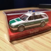 Herpa 043458 VW Passat B4 Variant ohne Dachreling "Polizei 3087"