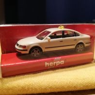 Herpa 043823 VW Passat B5 Limousine "TAXI"