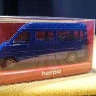 Herpa 043250 VW LT2 Bus lang Hochdach blau