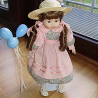 Puppe Sammelpuppe Vintage Mädchen Hut mit Blumen Luftballons 45 cm inkl. Ständer