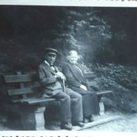 uraltes Familienfoto / Neustadt ? / Deutsches Reich / Park 1934 !! Oma & Opa !!!!
