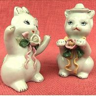 2 süße kleine Porzellan-Figuren - Kätzchen in verschiedenen Posen