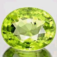 Schöner Echter hellgrüner Peridot oval mit 3,74 ct. K11 kein Smaragd