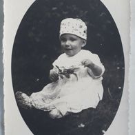 antiquarische Fotopostkarte von 1920 ! Motiv: Kleinkind ! Deutsches Reich !