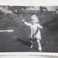 antiquarisches Foto von 1945 ! Motiv: kleines Mädchen / Deut. Reich / 2. WK