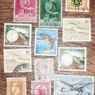 kl. Konvolut uralter Briefmarken aus Neu Seeland ab ca.1920 oder älter ?? Lot 1