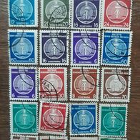 kl. Konvolut alter Briefmarken / Dienstmarken aus der ehemaligen DDR um 1956 !!!!