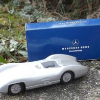 Märklin 1:43 Mercedes Silberpfeil Rennwagen W196
