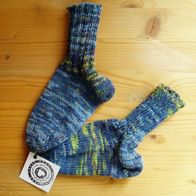 Handarbeit * Kuschelige Kindersocken aus Regia-Sockenwolle, Gr. 22/23 blau