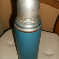 alte Thermoskanne Blau mit Aludeckelbecher ca. 1950 shabby RI 24