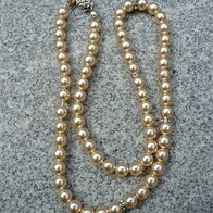 Modeschmuck Perlenkette schöne warme Creme Farbe mit Strass-Steinchen