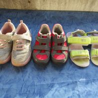 Süsses Schuhpaket Größe 30 Quechua, H&M und Lupilu (Blinkschuhe)