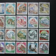 20 verschiedene Briefmarken aus Italien, Serie Castelli, gestempelt