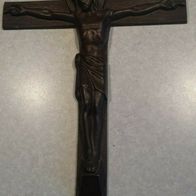 Antikes Kreuz mit Corpus Christi und Totenkopf Gusskreuz Metallguss braun bis kupfer