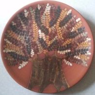 Wandteller Tonteller Töpferkunst Handarbeit signiert Durchmesser 31cm Motiv Baum