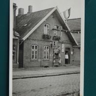 Hohenwestedt: Bäckerei Reinhold Korn (Friedrichstr. 23), Foto-Ak um 1950 (?)