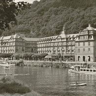 alte AK Bad Ems 1956, Hotel Staatliches Kurhaus, Lahnpartie mit Booten