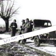 KVP-Foto DDR Oldtimer Volkspolizei Kampfgruppe Jeep Gas 69