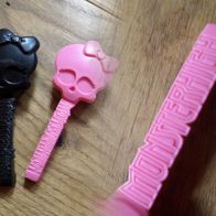 Mattel Monster High 2 Haarbürsten Pink und schwarz