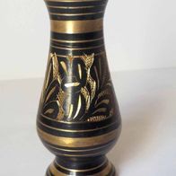 Schöne schmale Messing-vase 10 cm schwarz lackiert mit GRAVUR Motiv