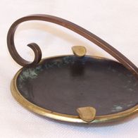 Alter Messing-Aschenbecher mit Bronzepatina