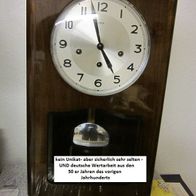 Wehrle Wanduhr -mit klangvollem Schlagwerk-voll funktionsfähig- gut erhalten-