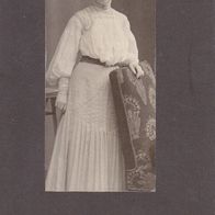 Heimatbeleg (219) CDV Kabinettfoto 10cm x 18,5cm J. Stehr Krefeld Frau 1906