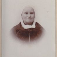 Heimatbeleg (249) CDV Kabinettfoto 6,5cm x 10,5cm J. Inizan Brest Frau Tracht
