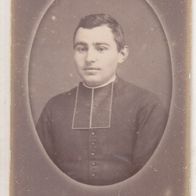Heimatbeleg (295) CDV Kabinettfoto 6,5cm x 10,5cm J. Villard Quimper Geistlicher