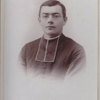 Heimatbeleg (281) CDV Kabinettfoto 6,5cm x 10,5cm J. Inizan Brest France Geistlicher