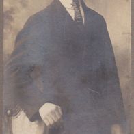 CDV Kabinettfoto Adolf Barth Gleiwitz junger Mann neben antikem Stuhl 5,5x12,5cm