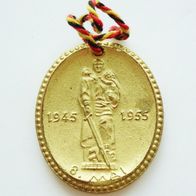 DDR Goldfarbene Porzellan Medaille - Tag der Befreiung 1955 - Meissen